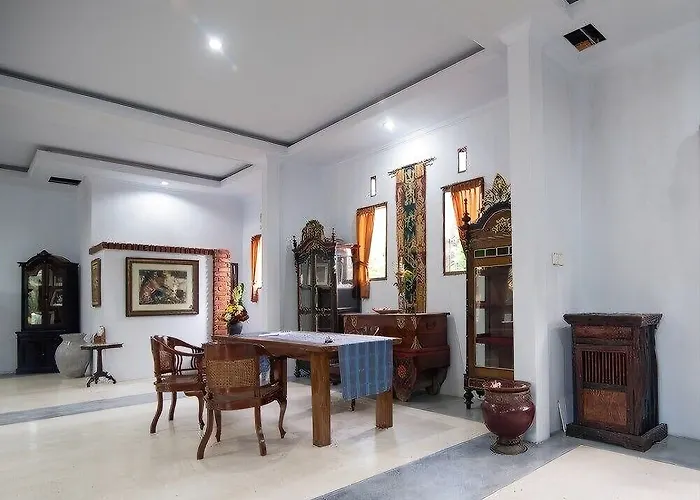 Oyo 1840 Kubu Hotel 2*